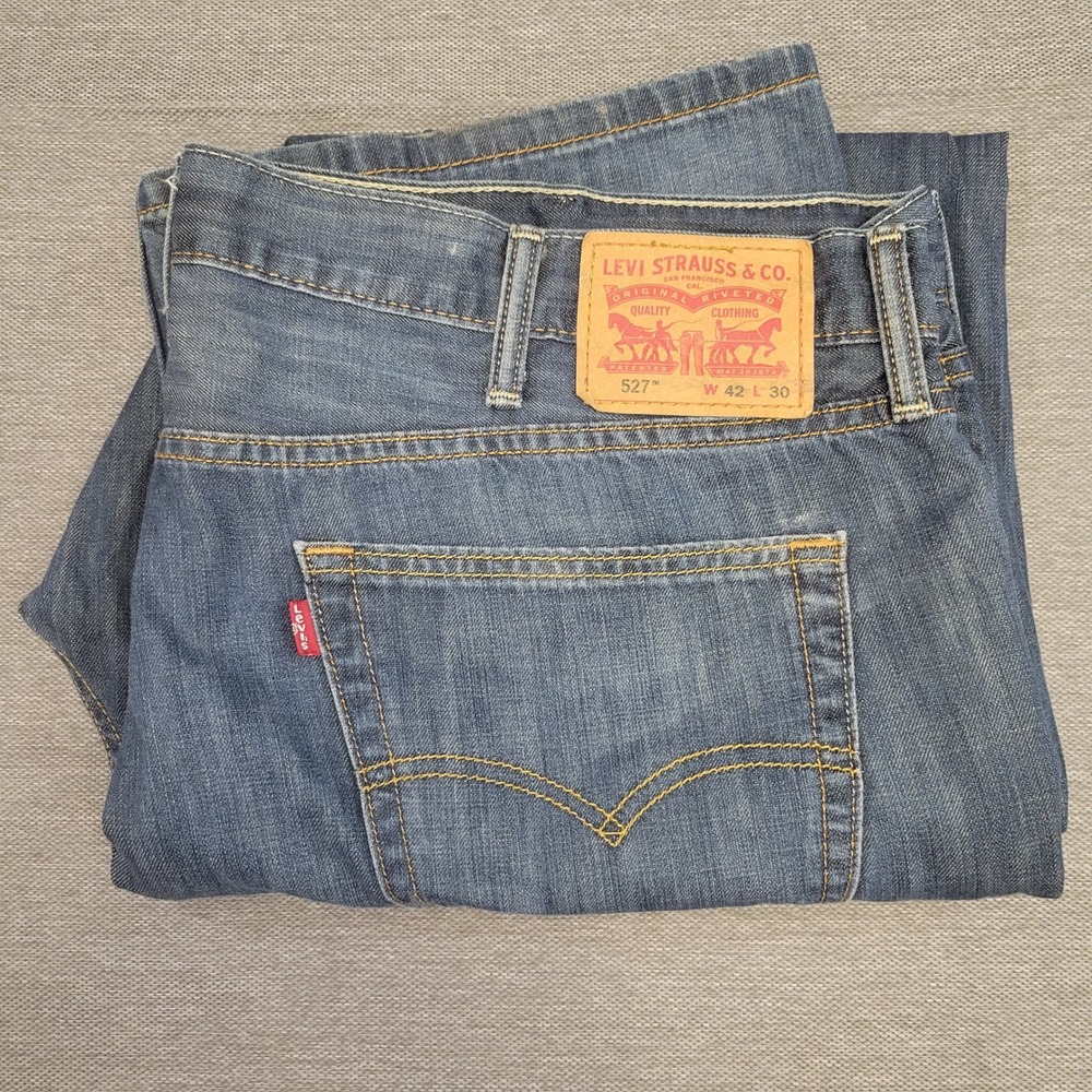 Levis 527 Slim Bootcut Jeans Mens 42x30 Blue Medium Wash Denim 05527-0239